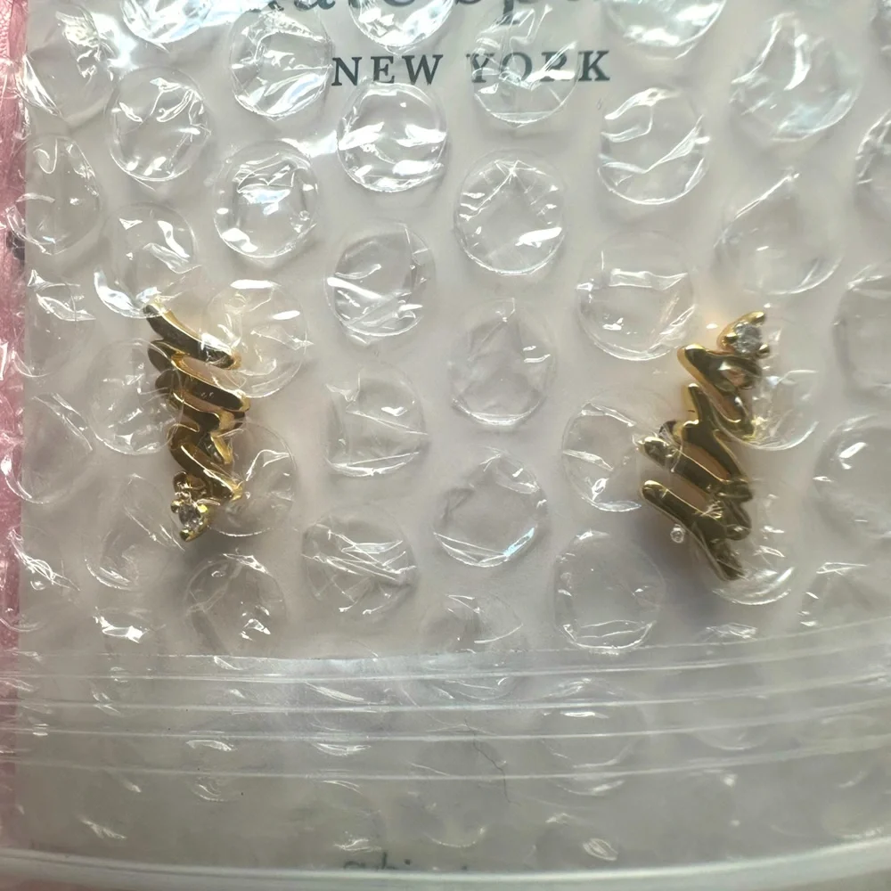 Clear/Gold Mrs Studs
